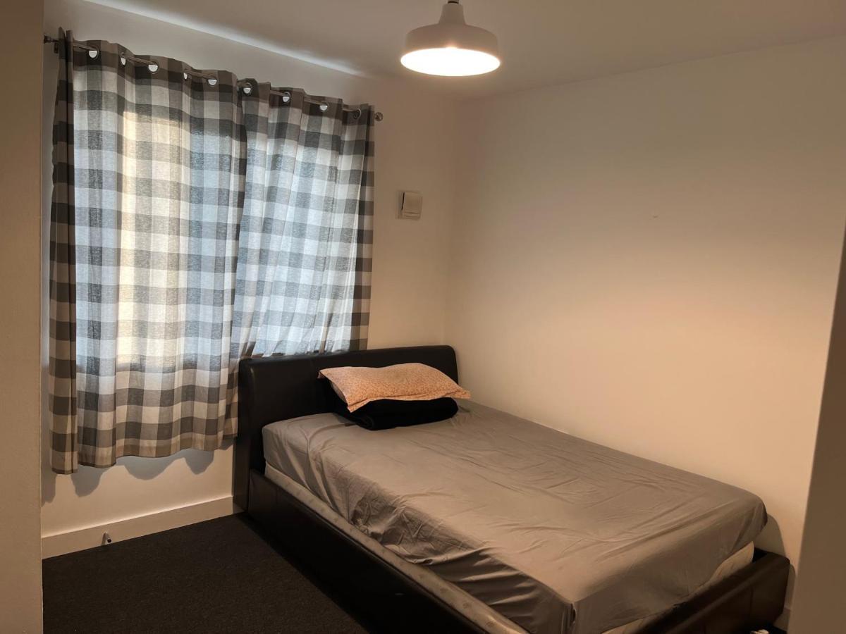 Double Bedroom With Ensuite อิลฟอร์ด ภายนอก รูปภาพ